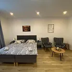 Cerna Ruze- 2 * Plzeň