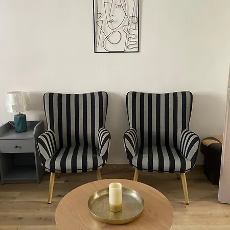 Cerna Ruze- 2 Apartment