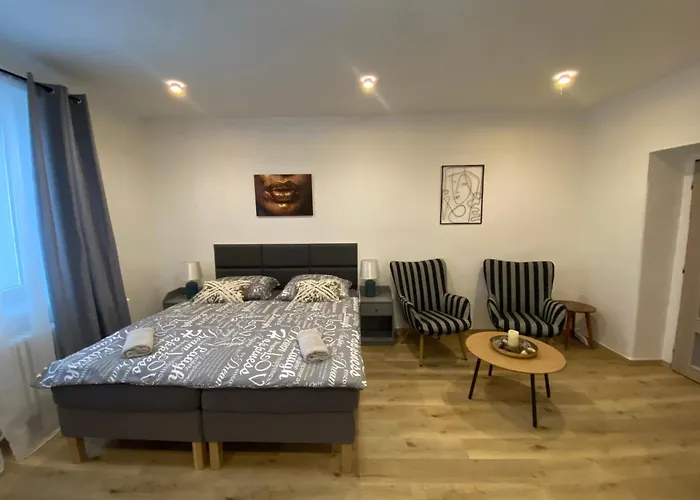 Cerna Ruze- 2 * Pilzno